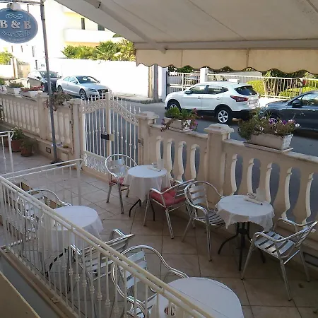 Oda ve Kahvaltı Marebello